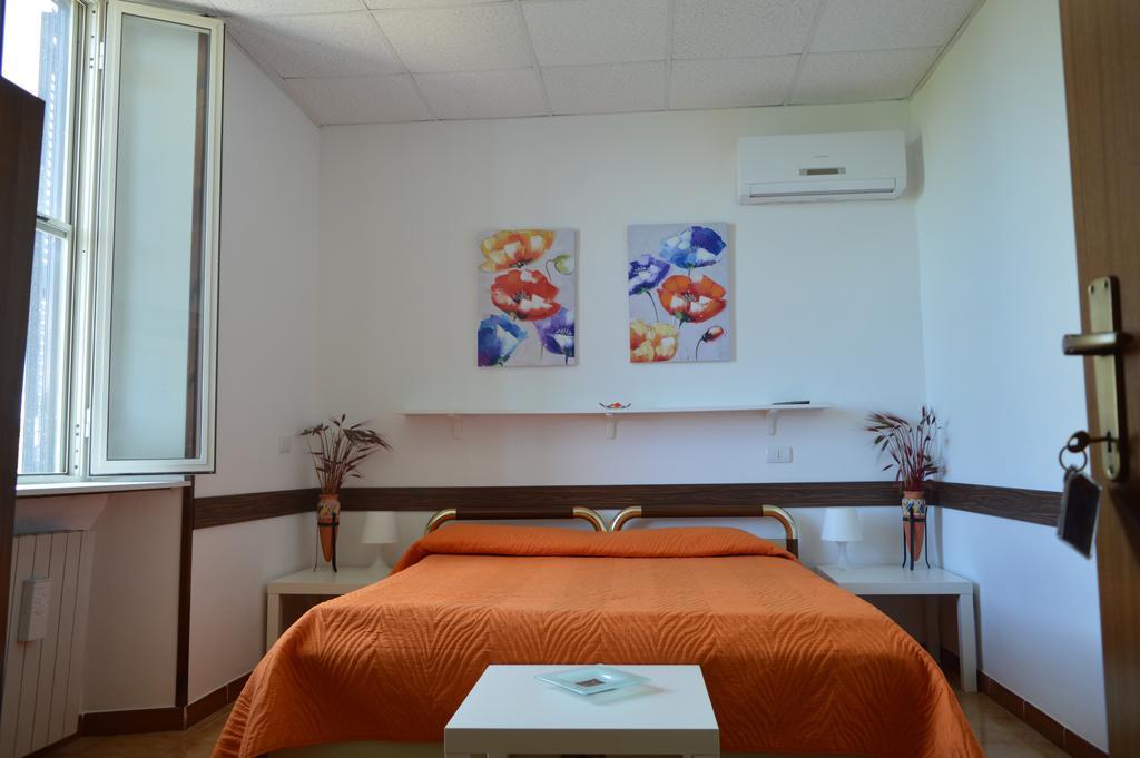Albergo Ollolai Civitavecchia Bagian luar foto