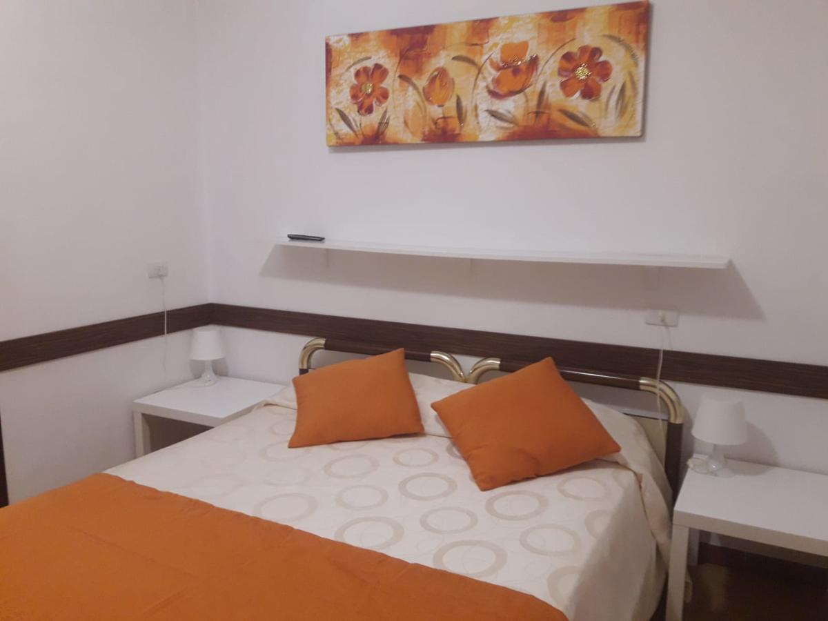 Albergo Ollolai Civitavecchia Bagian luar foto