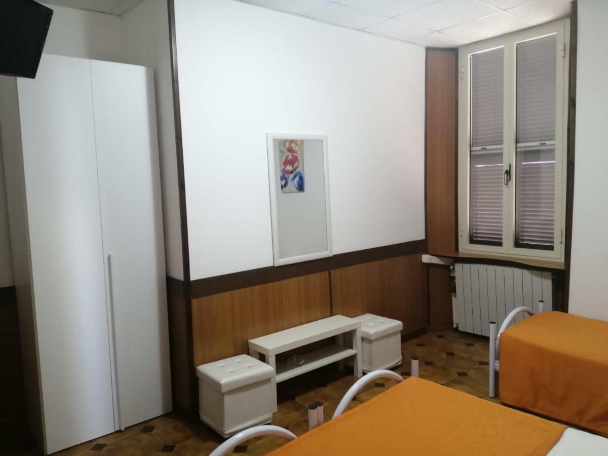 Albergo Ollolai Civitavecchia Bagian luar foto