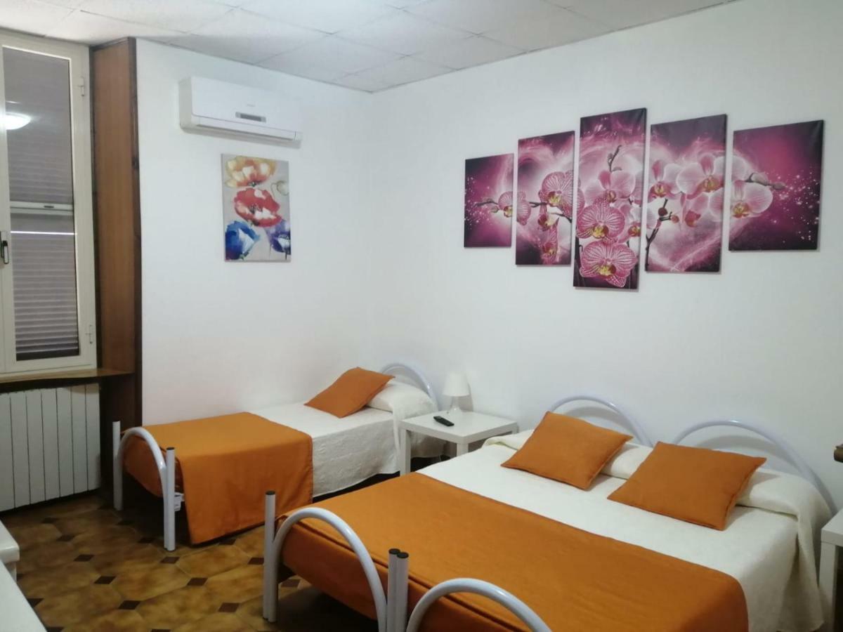 Albergo Ollolai Civitavecchia Bagian luar foto